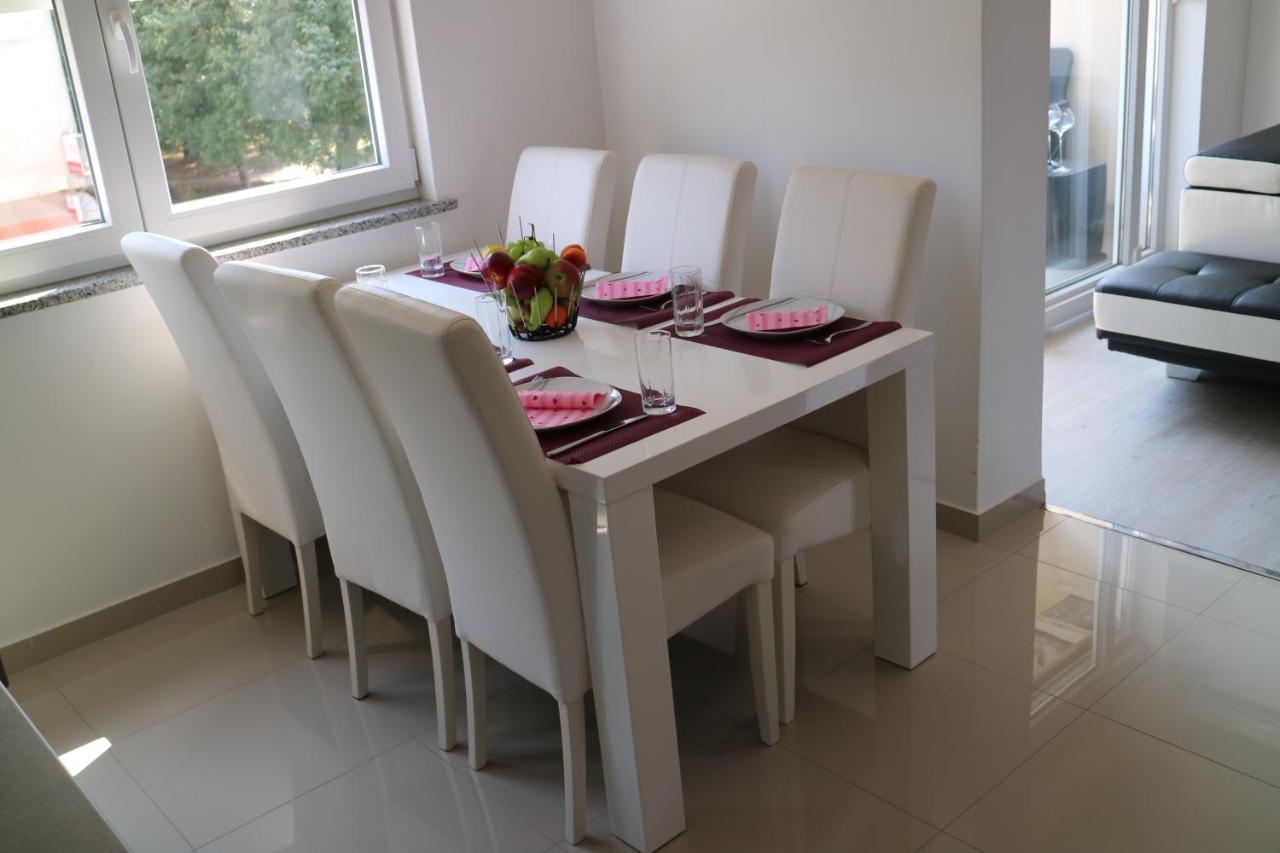 Apartman Mark Apartment Pula Exterior photo